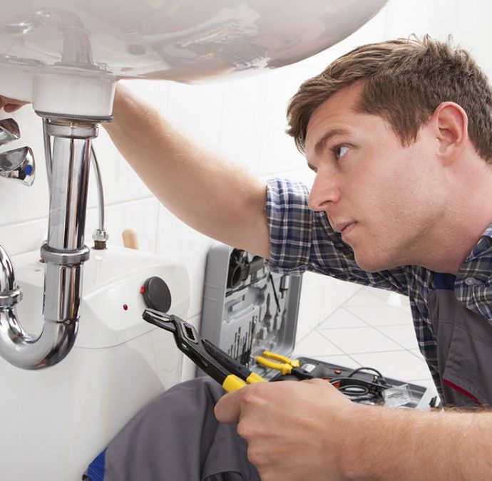 Key Qualities To Look Out For When You Hire An Emergency Plumber
