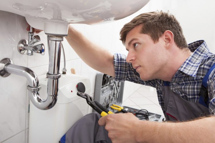 Key Qualities To Look Out For When You Hire An Emergency Plumber